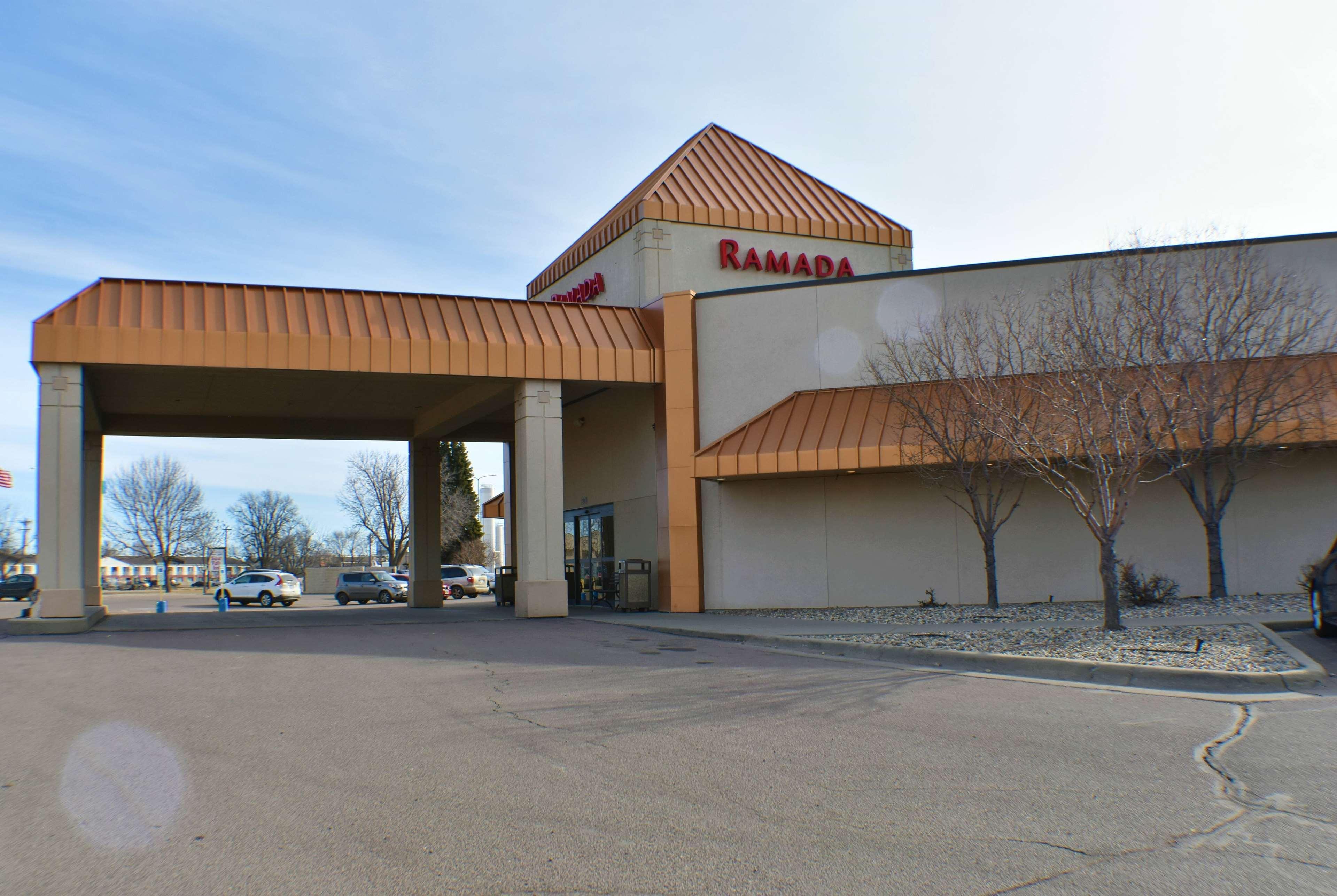 Ramada By Wyndham Sioux Falls Airport - Waterpark Resort & Event Center Εξωτερικό φωτογραφία