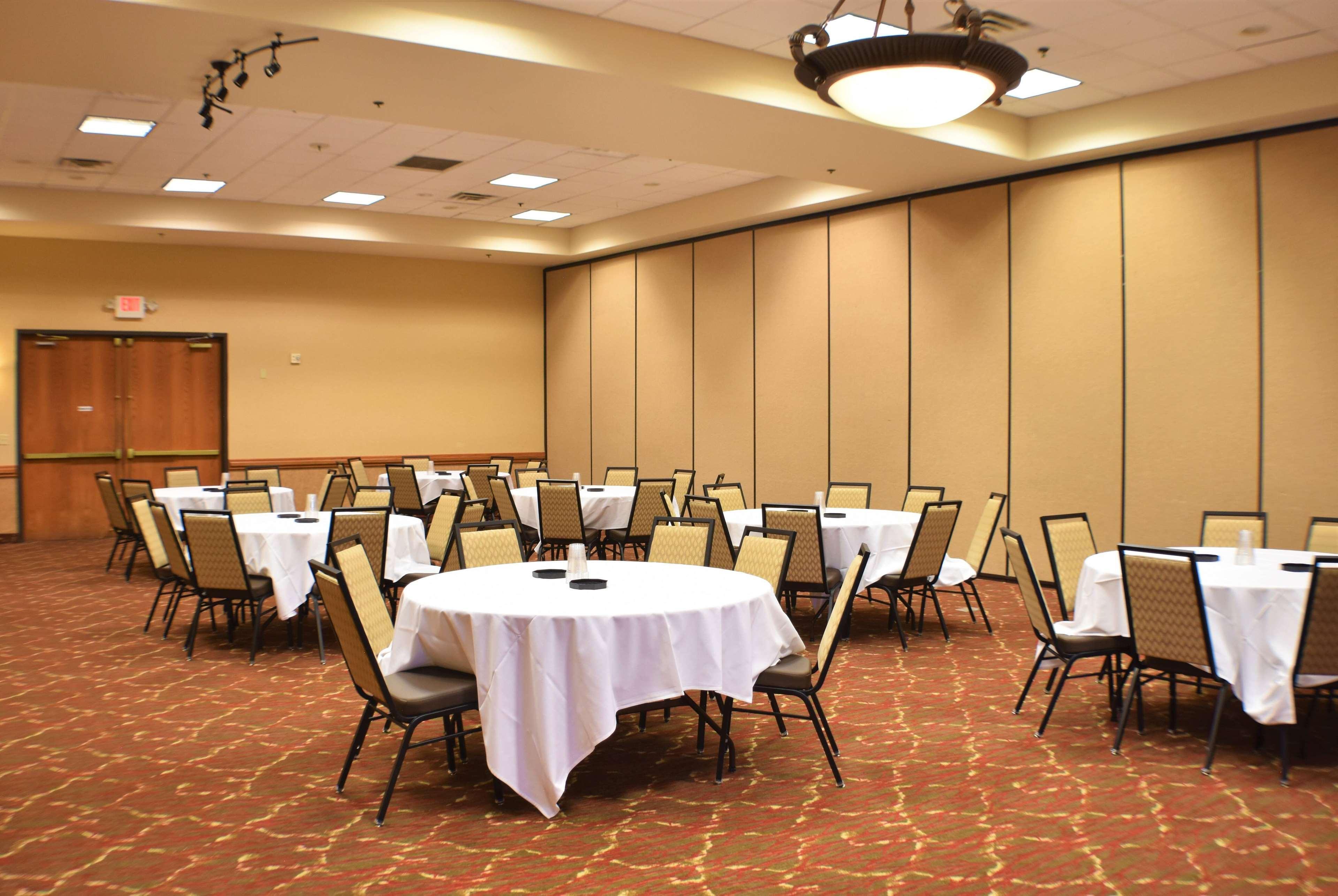 Ramada By Wyndham Sioux Falls Airport - Waterpark Resort & Event Center Εξωτερικό φωτογραφία