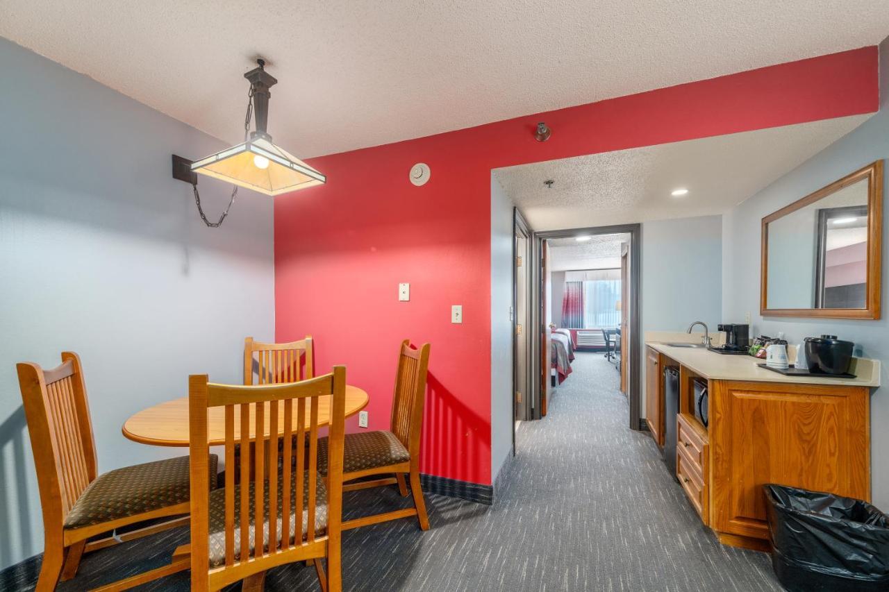 Ramada By Wyndham Sioux Falls Airport - Waterpark Resort & Event Center Εξωτερικό φωτογραφία