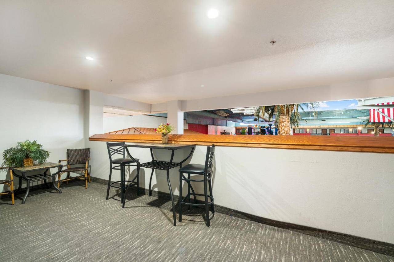 Ramada By Wyndham Sioux Falls Airport - Waterpark Resort & Event Center Εξωτερικό φωτογραφία