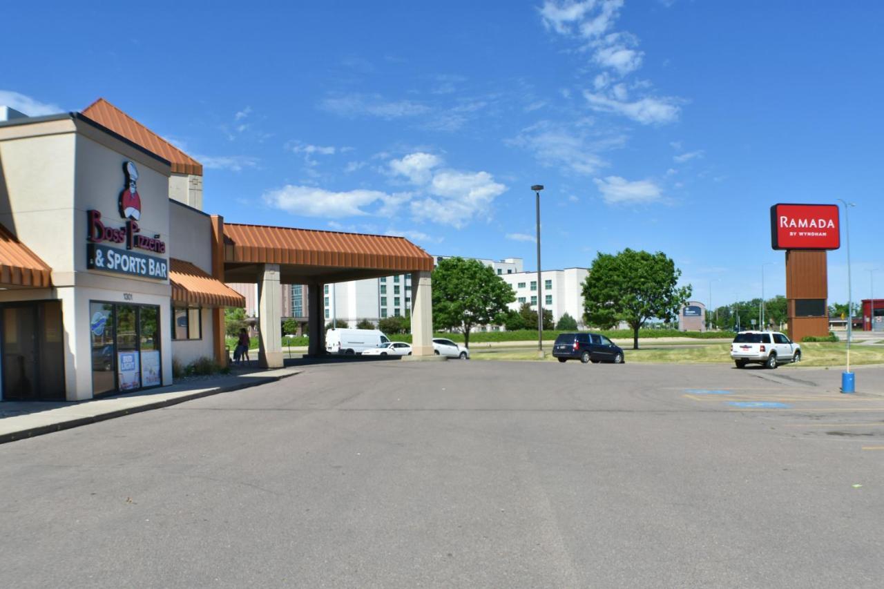 Ramada By Wyndham Sioux Falls Airport - Waterpark Resort & Event Center Εξωτερικό φωτογραφία